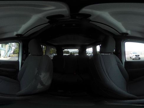 Used 2025 Jeep Wrangler Sahara image 41