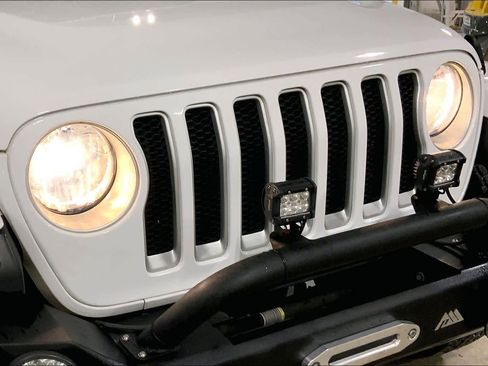 Used 2021 Jeep Wrangler Unlimited Sahara image 29