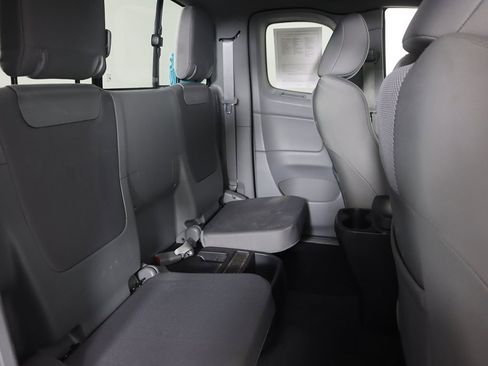 Used 2012 Toyota Tacoma PreRunner image 27