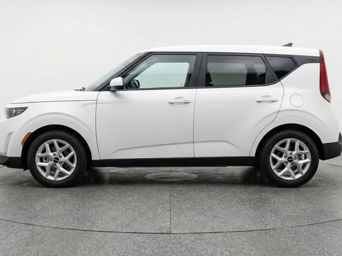 Used 2025 Kia Soul LX w/ LX Technology Package FWD image 5