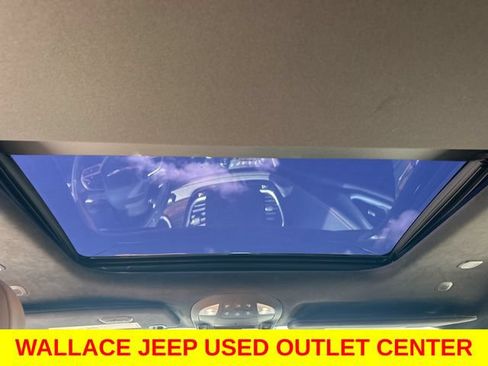 Used 2022 Chrysler Pacifica Pinnacle FWD image 16