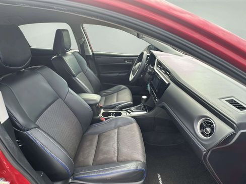 Used 2018 Toyota Corolla SE FWD image 15