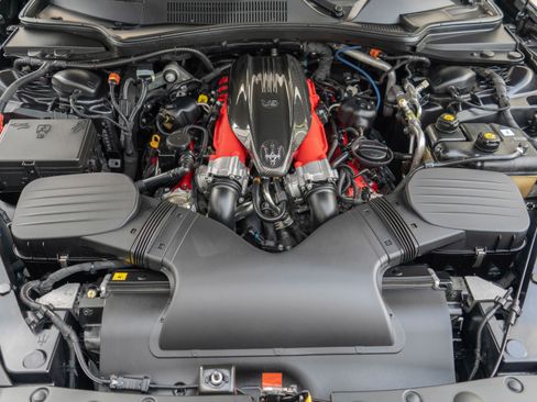 Used 2021 Maserati Quattroporte Trofeo image 35