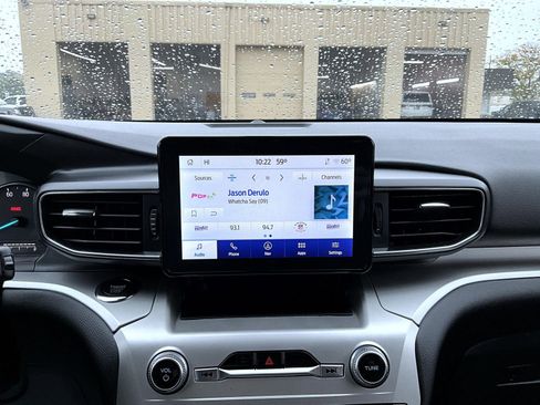 Used 2022 Ford Explorer XLT w/ Equipment Group 202A image 14