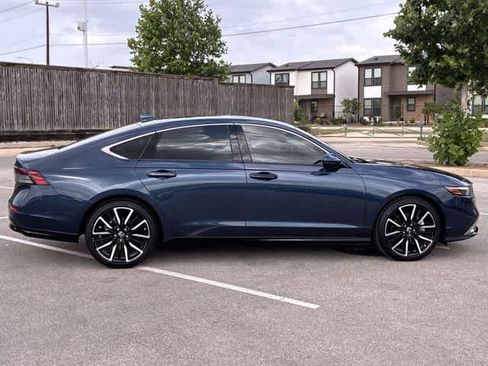 Used 2024 Honda Accord Touring image 7