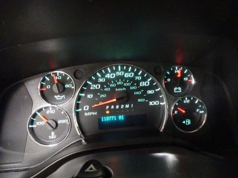 Used 2018 Chevrolet Express 2500 w/ Driver Convenience Package RWD image 30