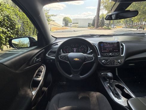 Used 2022 Chevrolet Malibu LT FWD image 20