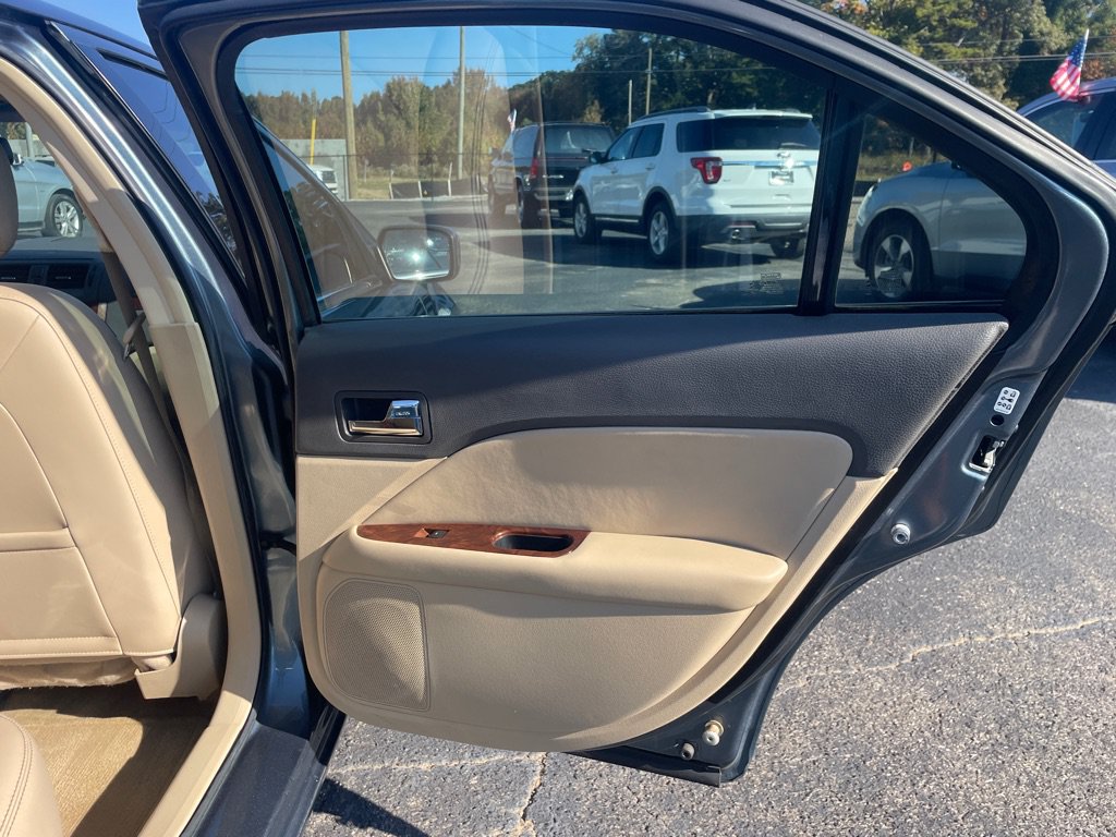 Used 2012 Ford Fusion SEL FWD image 17