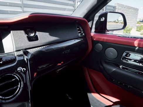 Used 2022 Rolls-Royce Cullinan Black Badge image 80