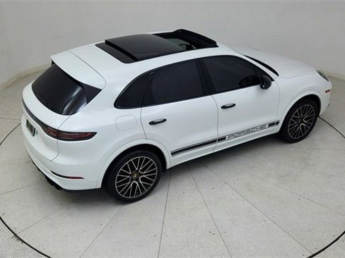 Used 2021 Porsche Cayenne Base image 81