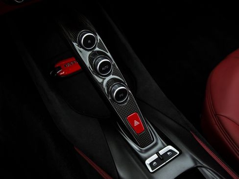 Used 2020 Ferrari 812 Superfast image 24