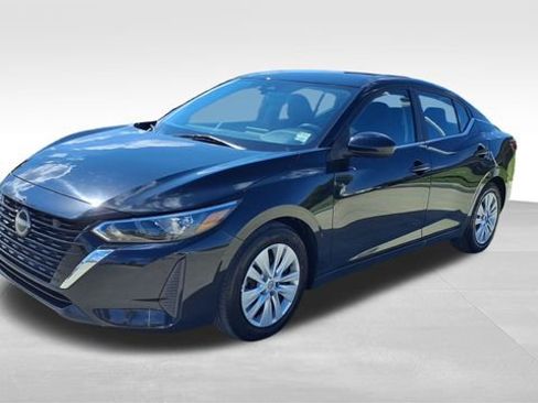 Used 2025 Nissan Sentra S image 3