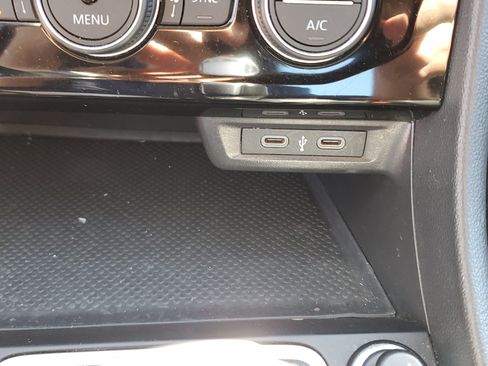 Used 2024 Volkswagen Jetta SE image 30