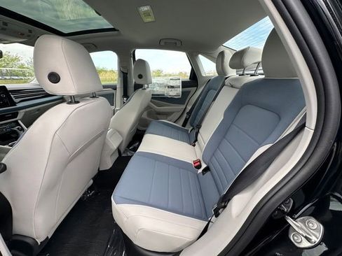 New 2025 Volkswagen Jetta SE FWD image 26