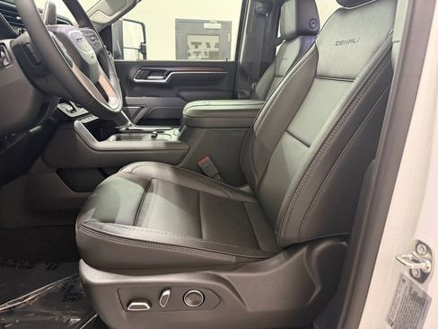 New 2026 GMC Sierra 2500 Denali w/ Denali Reserve Package AWD/4WD image 29