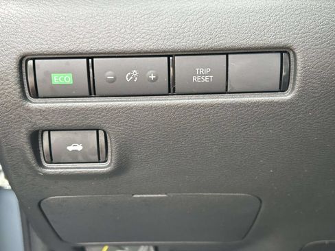 Used 2025 Nissan Sentra SV w/ All-Weather Package FWD image 19