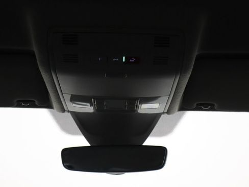 Used 2023 Volkswagen Tiguan SE FWD image 23