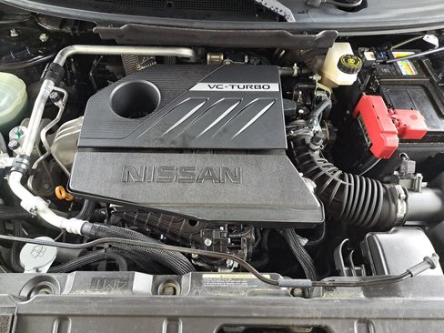 Used 2025 Nissan Rogue Platinum FWD image 28