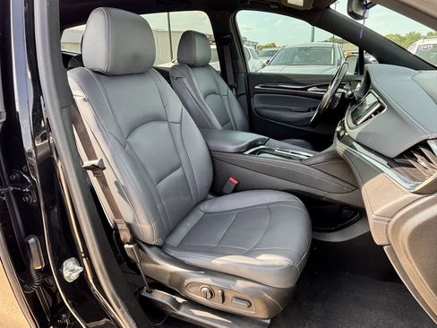 Used 2022 Buick Enclave Essence w/ Experience Buick Package FWD image 30