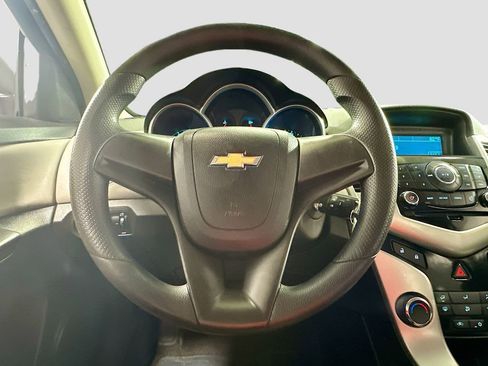 Used 2012 Chevrolet Cruze LS image 12