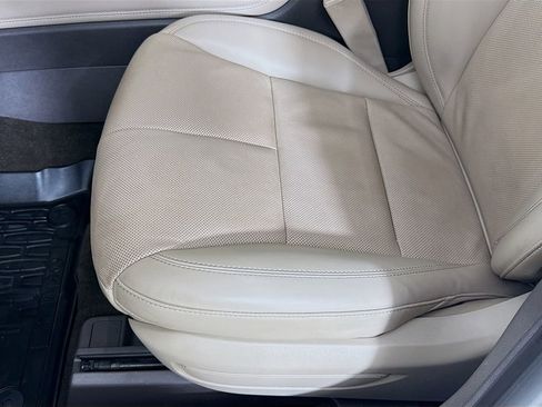 Used 2021 Lincoln Corsair Reserve image 21