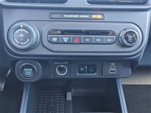 New 2025 Ford Maverick Lariat w/ Black Appearance Package image 17