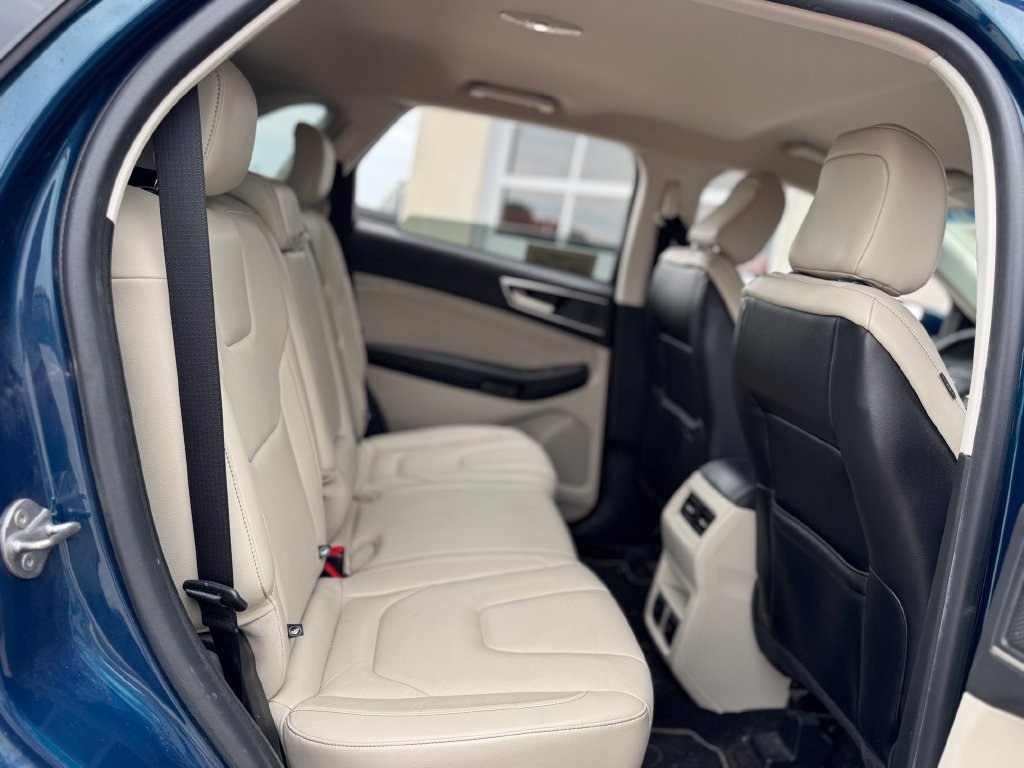 Used 2020 Ford Edge Titanium FWD image 30