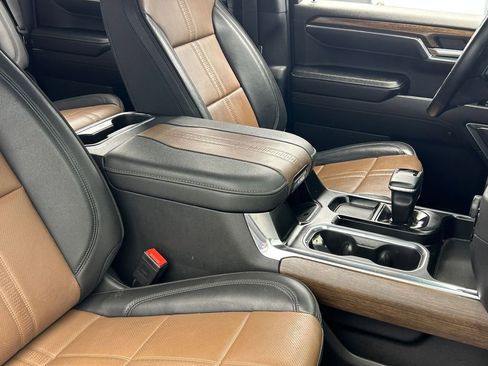 Used 2023 Chevrolet Silverado 1500 High Country w/ High Country Premium Package AWD/4WD image 62