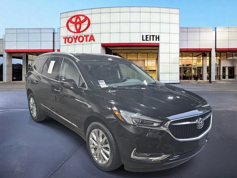 Used 2021 Buick Enclave Premium w/ Sun and Sites Package image 3