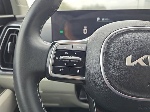 Used 2025 Kia Sorento EX image 18