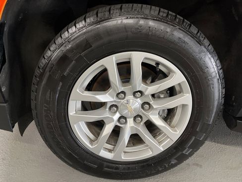 Used 2022 Chevrolet Suburban LT image 4