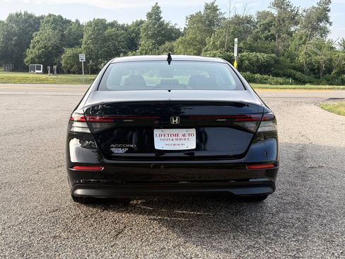 Used 2023 Honda Accord EX image 4