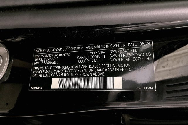 Certified 2025 Volvo XC60 B5 Core w/ Climate Package AWD/4WD image 38