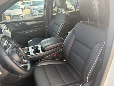 Used 2025 Buick Enclave Preferred image 16