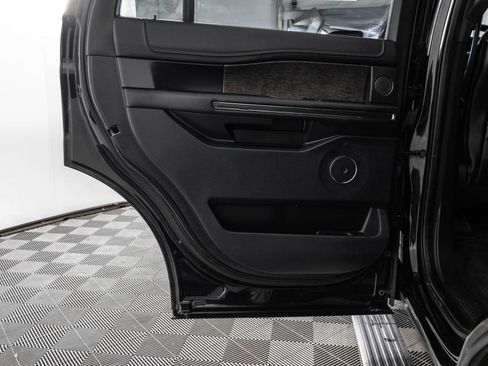 Used 2018 Ford Expedition Limited w/ Equipment Group 302A AWD/4WD image 40