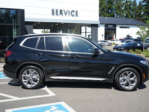 Used 2024 BMW X3 xDrive30i AWD/4WD image 2