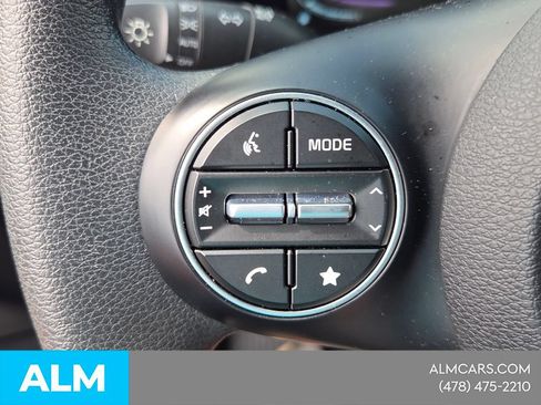 Used 2025 Kia Soul LX w/ LX Technology Package FWD image 23