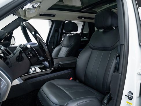 Used 2025 Land Rover Range Rover SE AWD/4WD image 17