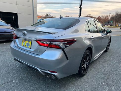Used 2023 Toyota Camry SE image 4