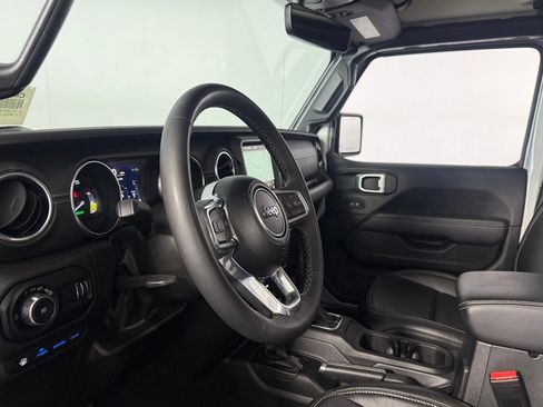 Used 2023 Jeep Wrangler Unlimited Sahara AWD/4WD image 24