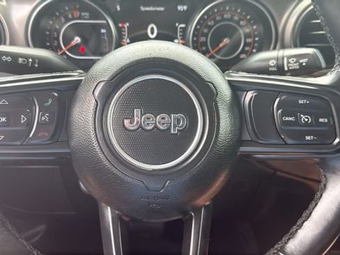 Used 2021 Jeep Gladiator Sport AWD/4WD image 15