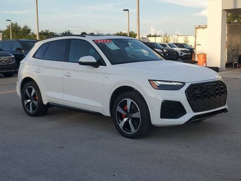 Certified 2024 Audi Q5 2.0T Prestige w/ Prestige Package AWD/4WD image 2