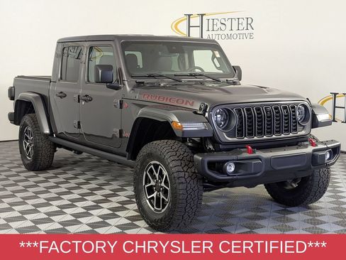Used 2025 Jeep Gladiator Rubicon AWD/4WD image 2