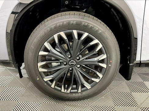 New 2026 Nissan Rogue Platinum AWD/4WD image 16