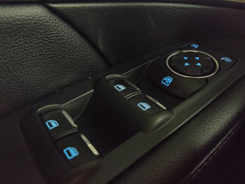 Used 2018 Ford Explorer XLT w/ Equipment Group 202A FWD image 27
