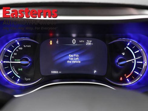 Used 2023 Chrysler Pacifica Touring-L FWD image 17