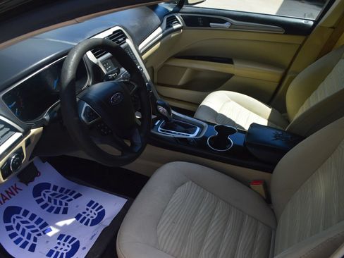 Used 2016 Ford Fusion SE FWD image 14