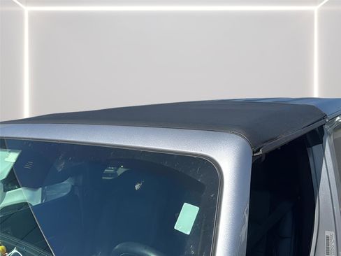Used 2020 Jeep Gladiator Overland AWD/4WD image 22