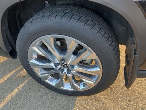 Used 2023 Toyota Highlander Limited image 29