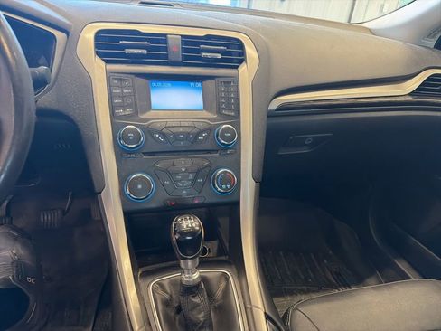 Used 2014 Ford Fusion SE w/ Equipment Group 202A FWD image 17